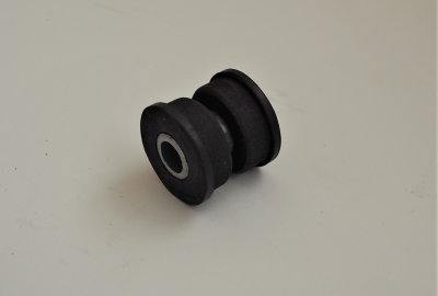Tulejka z gumą przedniego wspornika, VELOREX 560/561