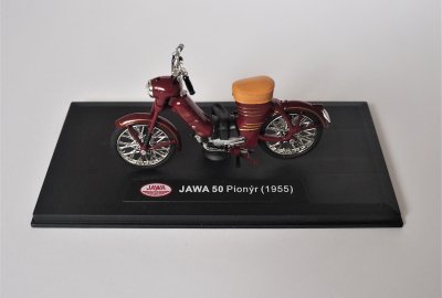 Model motocykla Jawa 50 typ 550 (kolor czerwony)