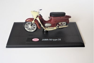 Model motocykla Jawa 50 typ 20 (kolor czerwony ciemny)