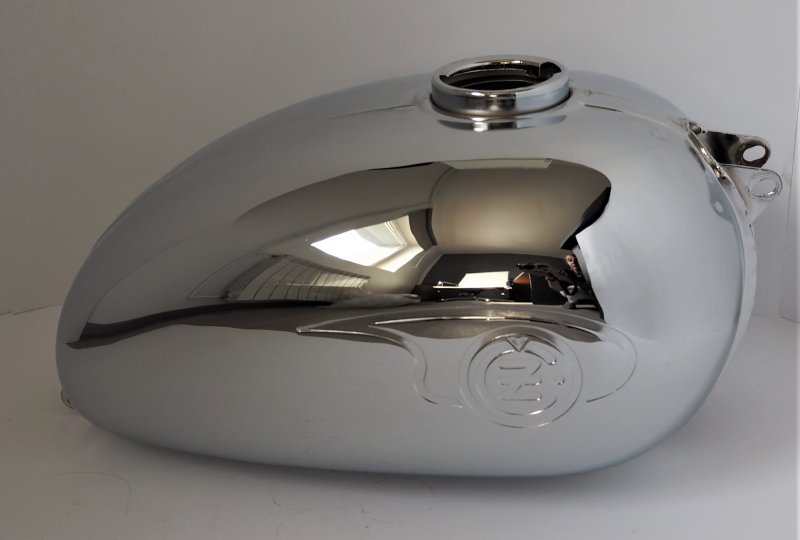 Zbiornik paliwa, CZ 175, wersja bez amperomierza, z środkowym przetłoczeniem-photo3