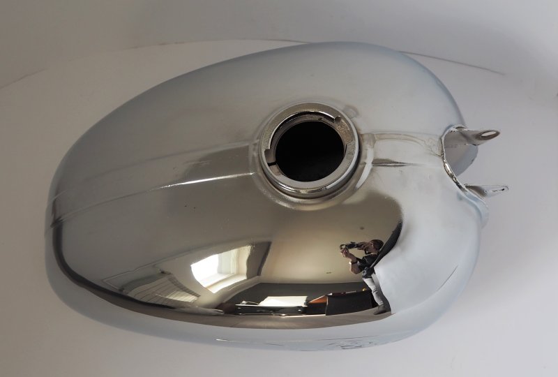 Zbiornik paliwa, CZ 175, wersja bez amperomierza, z środkowym przetłoczeniem-photo2