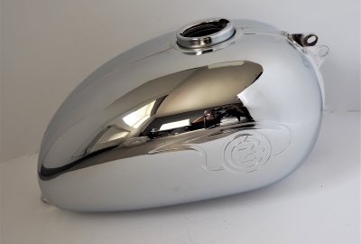 Zbiornik paliwa, CZ 175, wersja bez amperomierza, z środkowym przetłoczeniem