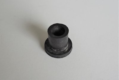 Dolna guma filtra powietrza 18x15mm, CZ 476-472