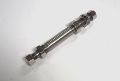 Ośka przedniego koła z nakrętkami, na bęben 150 mm, nierdzewna, polerowana, Jawa 175/250 Special