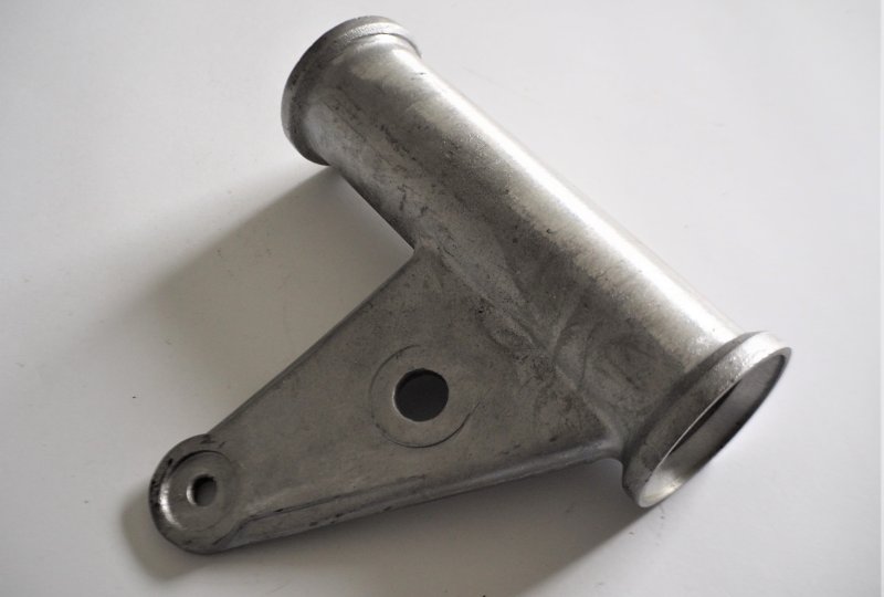 Uchwyt przedniej lampy, prawy, aluminium, CZ-photo2