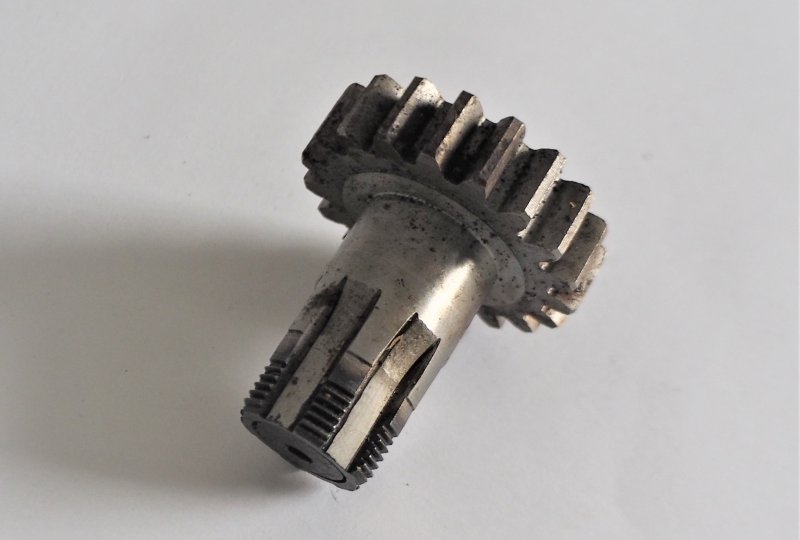 Zębatka skrzyni biegów na napęd łańcucha, 19 zębów, oryginał, Jawa 250/350-photo4