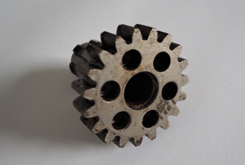 Zębatka skrzyni biegów na napęd łańcucha, 19 zębów, oryginał, Jawa 250/350-photo2