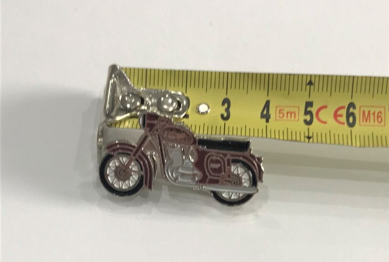 Odznaka, JAWA 350 Kyvacka, czerwona-photo3