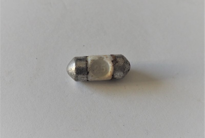 Bezpiecznik, krótki, porcelanowy, 25A, 17 x 7 mm, Jawa, CZ-photo2