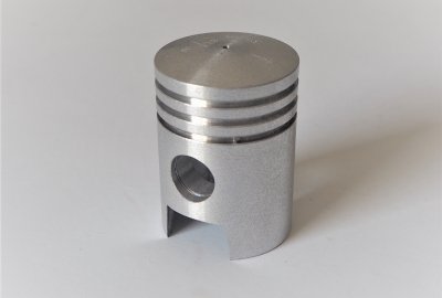 Tłok 39.25 mm, trójpierścieniowy, na sworzeń 14.1 mm, rowek 2.0 mm, Jawa 50 typ 05/20/21/23