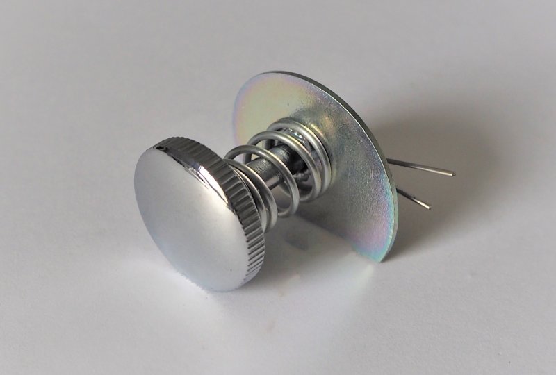 Śruba regulacyjna klosza lampy, chrom, komplet, Jawa Perak, Kyvacka, OHC-photo1