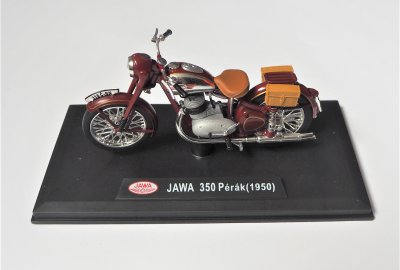 Model motocykla Jawa 350 Perak z sakwami