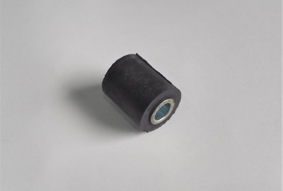 Silentblock przedniego amortyzatora, 32 x 25,8 x 10,1 mm, CZ 501