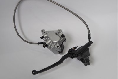 Układ hamulcowy, kompletny, pompa, wąż, zacisk podwójny tłoczkowy z płytkami, Jawa 638-640