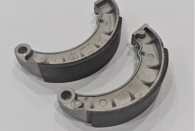 Szczęki hamulcowe, na sworzeń 10 mm, 2 sztuki, oryginał, Jawa, CZ