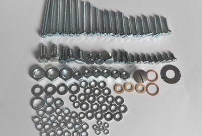 Komplet śrub silnikowych, ocynk, CZ 125, 150/C