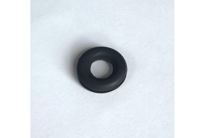 Gumowa przelotka kabli tylnego kierunkowskazu, 24 x 16 x 3 mm, CZ 472