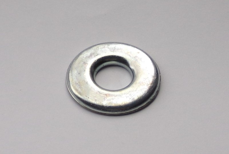 Podkładka mocowania kierunkowskazu, 35,5 x 19 x 3 mm, CZ-photo1