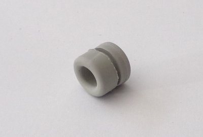 Gumowa przelotka przedniej osłony, 16 x 8 x 14 mm, szara, Jawa 05-21