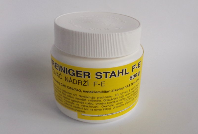 Środek do czyszczenia zbiorników - odtłuszczacz F-E, 0,5 kg-photo1