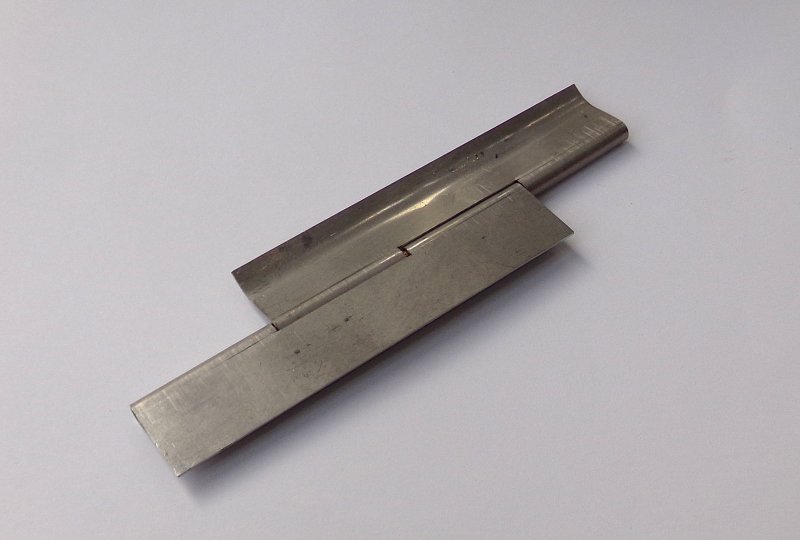 Zawias puszki bocznej, prawy, 120 x 33 mm, Jawa Kyvacka, Panelka-photo2