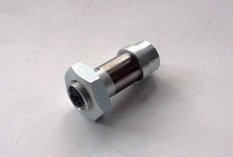 Sworzeń zębatki z nakrętką do wahacza stalowego, CZ 487-472-photo1