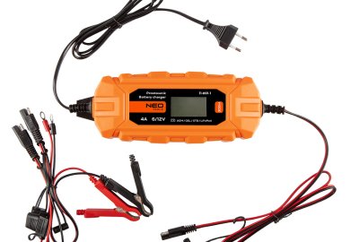 Prostownik automatyczny 4A/70W, 3-120Ah, do akumulatorów kwasowych / AGM / GEL